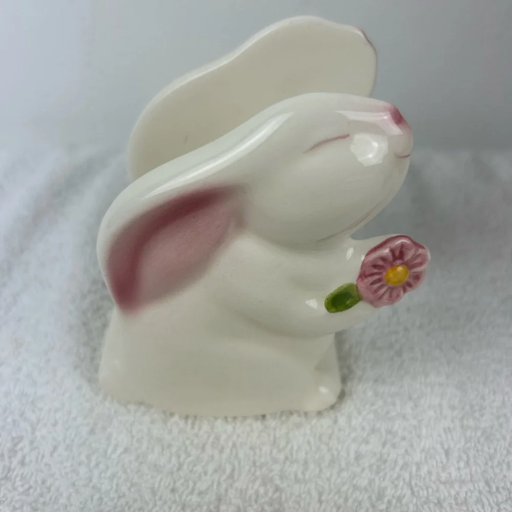 NIB - VTG Avon Bunny Napkin Holder with 25ct Napkins(unopened)Floral Design
